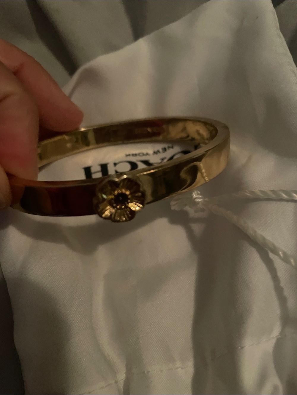 COACH Gold Tone Signature Tea Rose Hinged Bangle Bracelet Purple flower Crystal